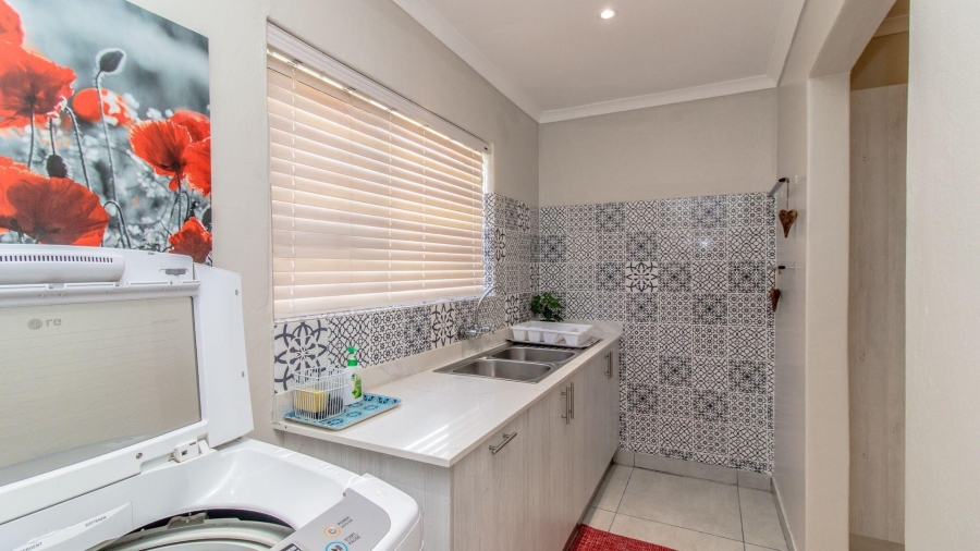 3 Bedroom Property for Sale in Franskraal Western Cape